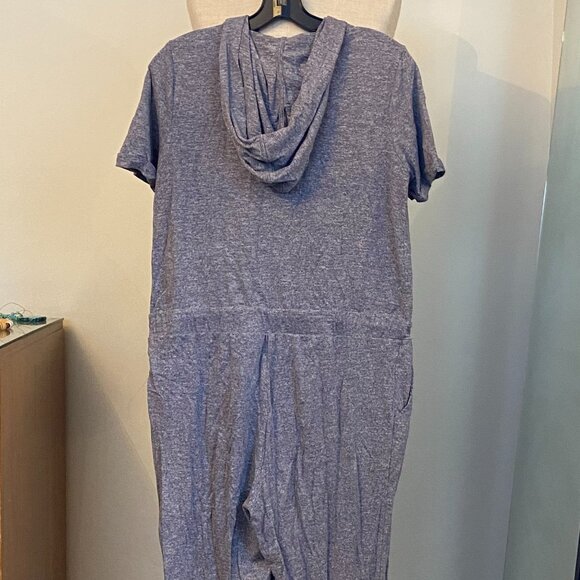 Forever 21 Grey Short-Sleeve Jumpsuit - Picture 3 of 5